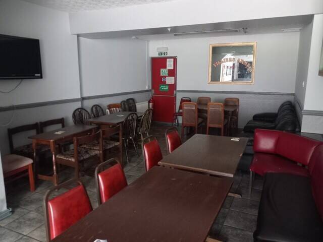 SWANSEA CITY - TRADITIONAL WET-LED PUB IN DENSELY POPULATED CITY CENTRE SUBURB Photo 7