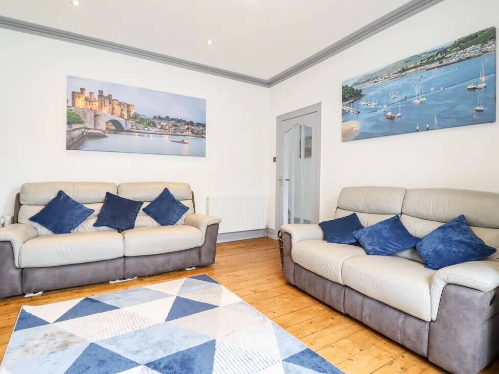 Holiday cottage for sale llandudno
