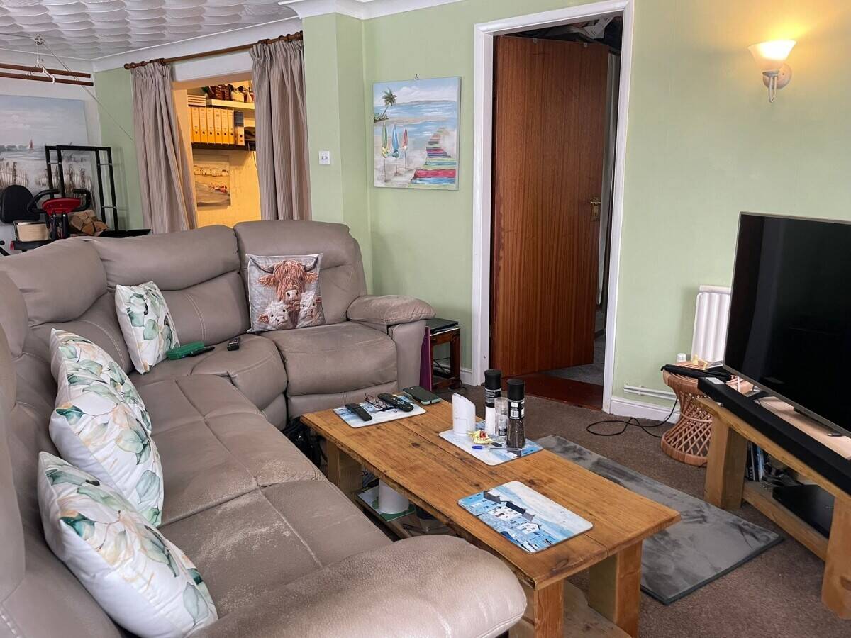 LINCOLNSHIRE COAST - 7 BEDROOM GUEST HOUSE CLOSE TO THE SEAFRONT