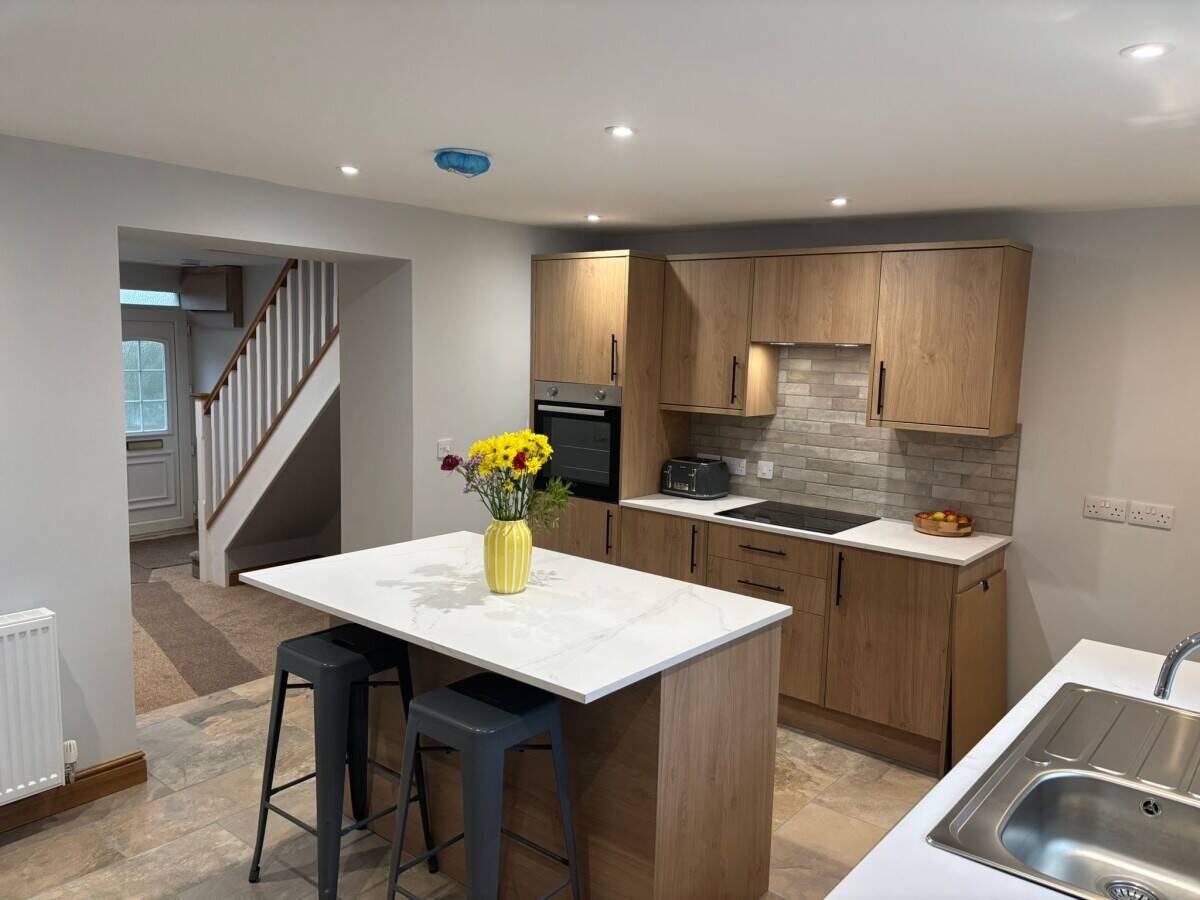 Well-known, Modern, Recently Refurbished Freehold Group of Holiday Cottage Properties Photo 7