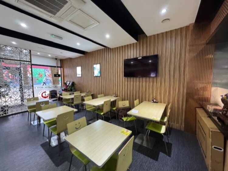 Leasehold Chinese Noodle Restaurant Located In Coventry