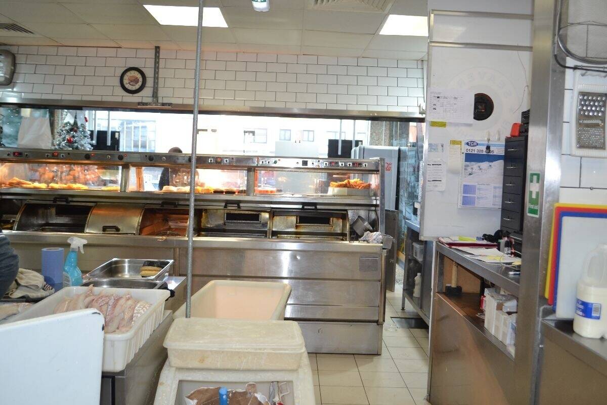 High-Turnover Fish & Chip Shop – £13,000 p/w | Staff-Managed & Easy Operation Photo 7