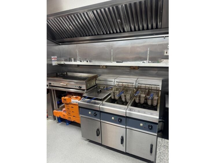 Fully Fitted Takeaway in Preston City Centre – Ready to Rebrand & Trade Photo 7