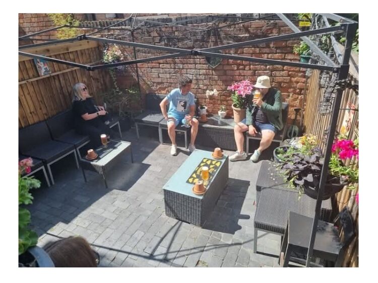 Established Micro Bar – Turnkey Opportunity for an Owner-Operator