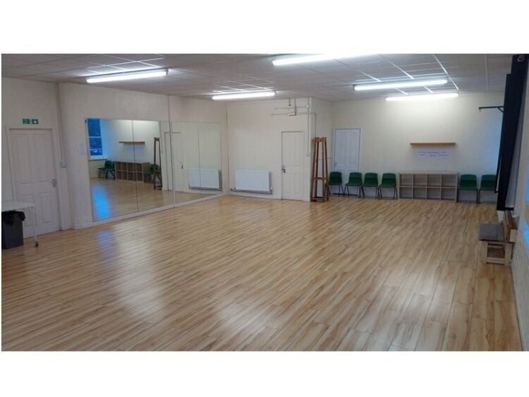 Step Into Success: Established Studio Business with Loyal Clients