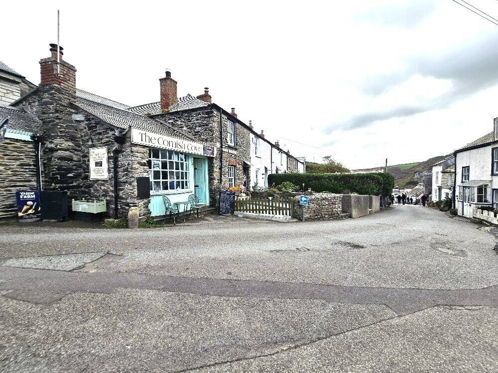 Established and Manageable Tearoom/Cafe/Takeaway In Port Isaac, Cornwall