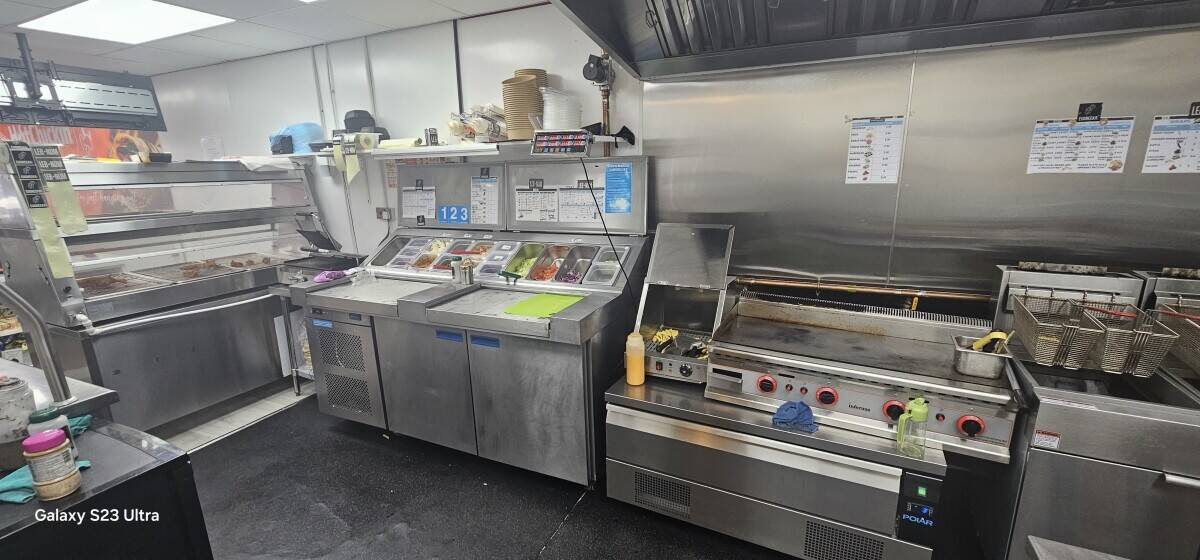 Chicken Food takeaway shop for sale in Birmingham