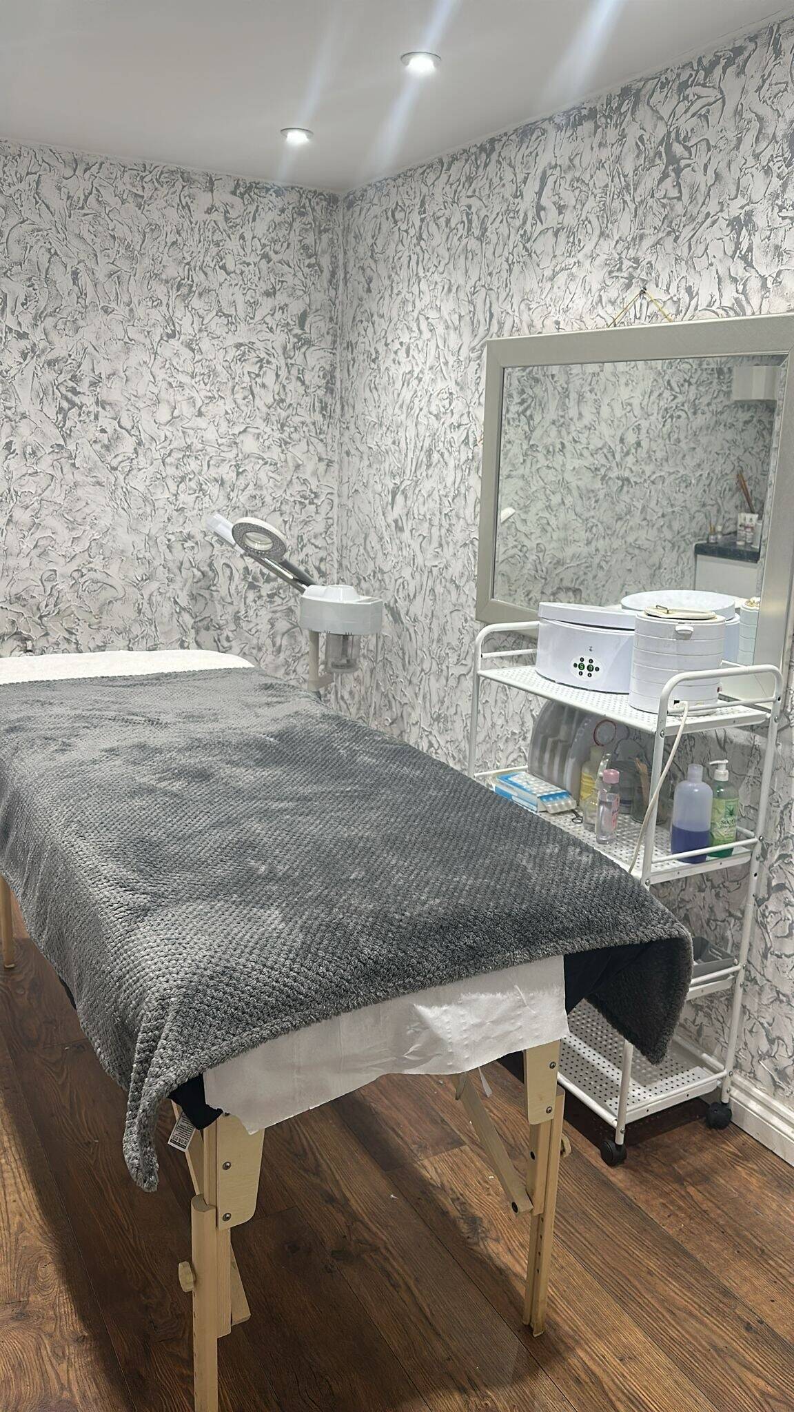 Beauty Salon for Sale – Prime Location – Strong Weekly Turnover