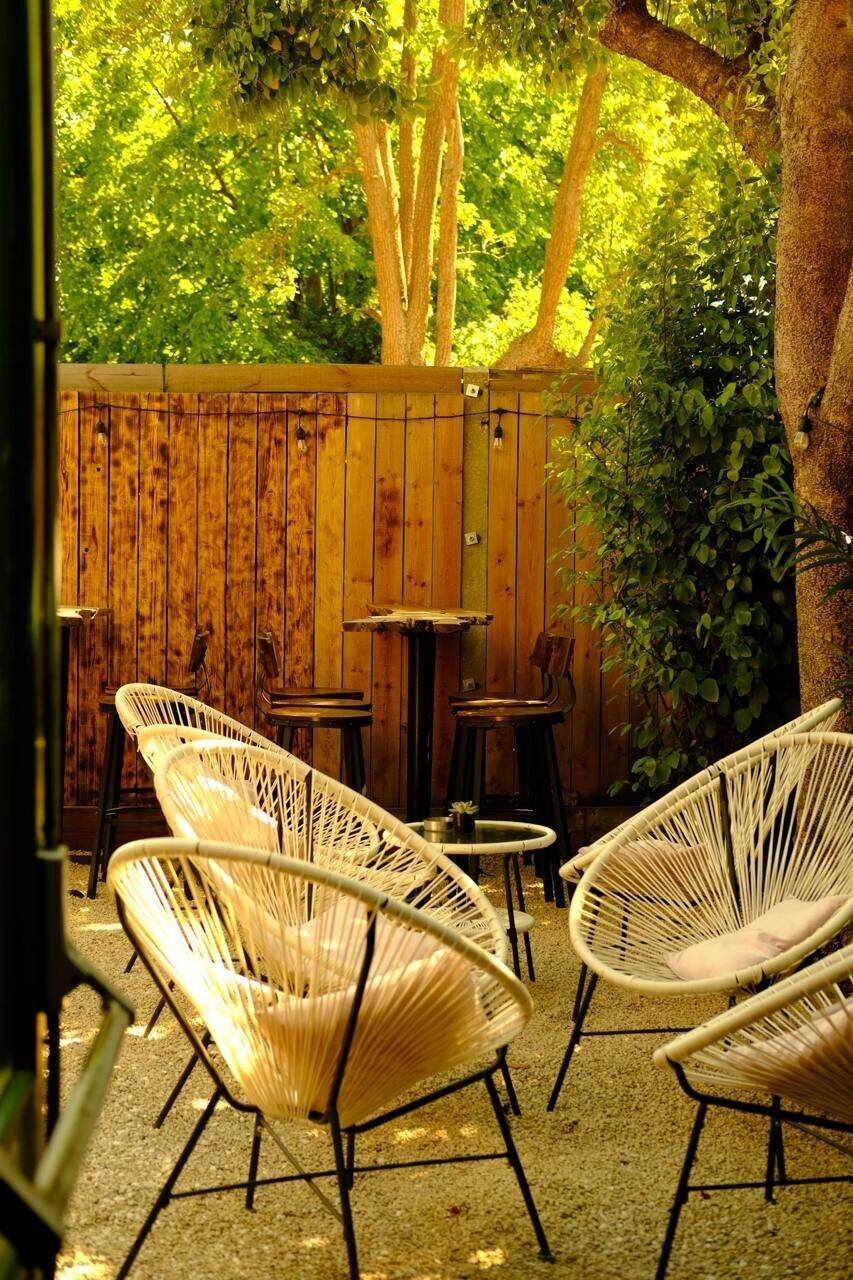 Restaurant & Cocktail Bar for Sale in London Photo 7