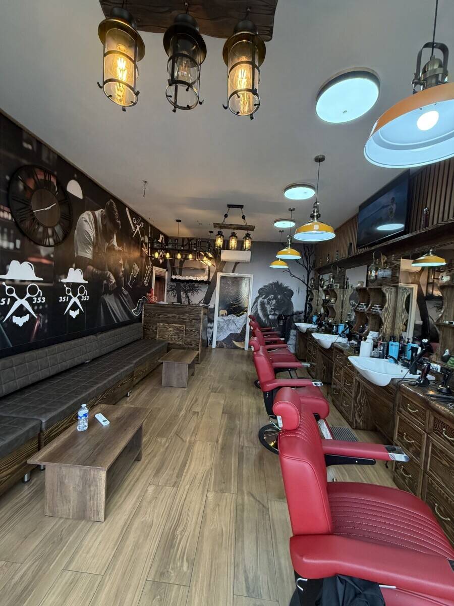 Barbers shop for Sale in Ley Street