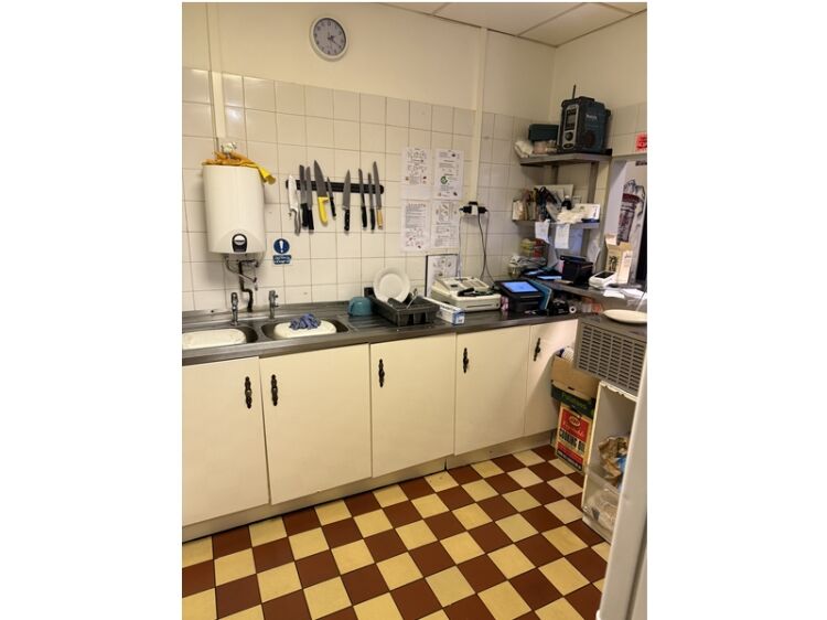 Established Cafe with Delivery Platforms & Great Ratings
