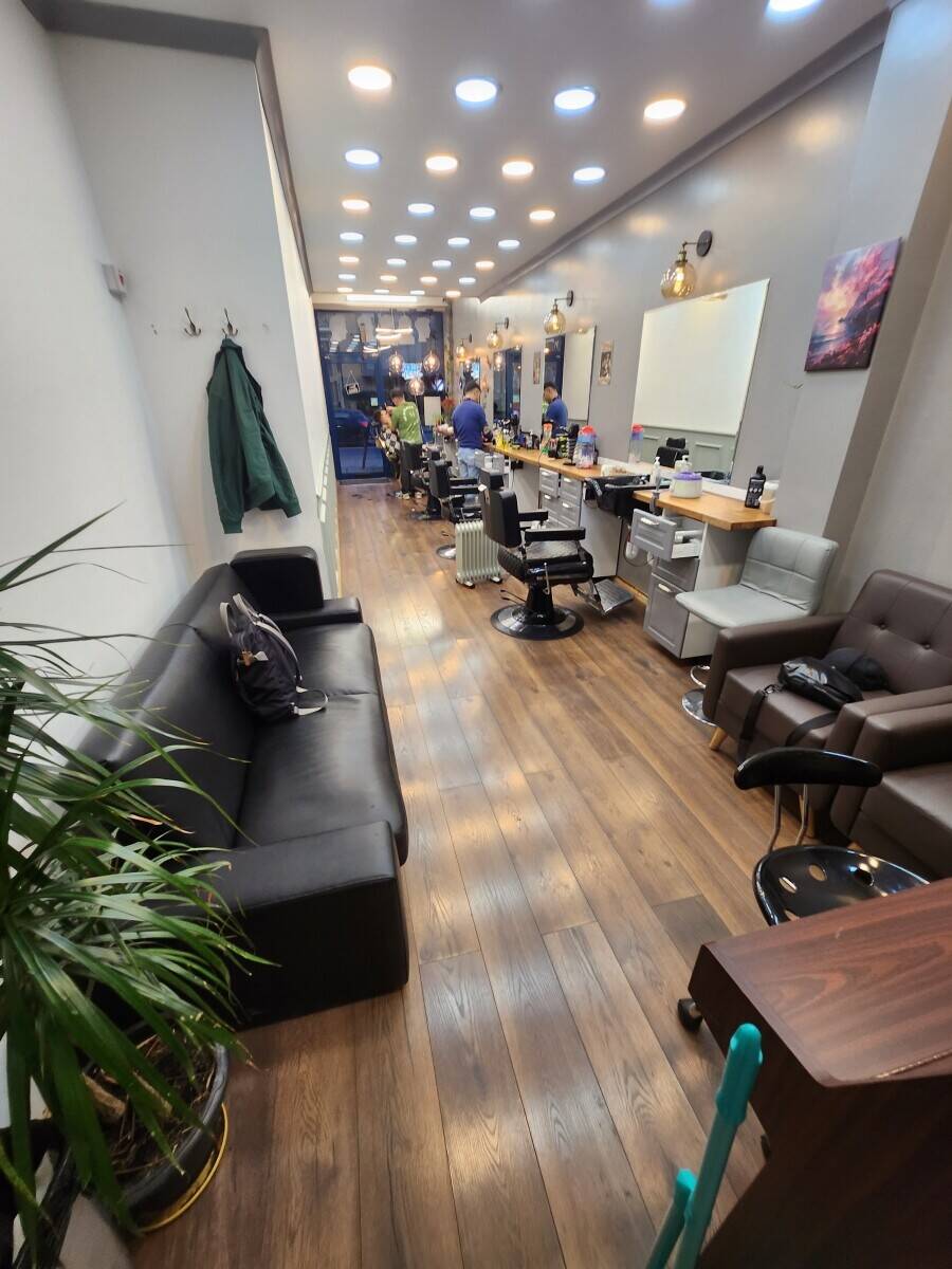 Barber Shop Lease For Sale in Brixton London SW9.