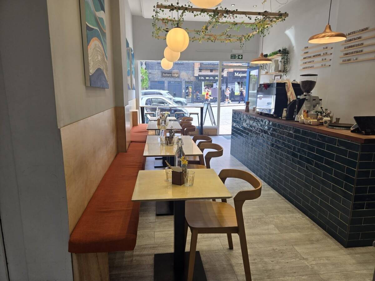 Café/Restaurant for Sale in Prime Location