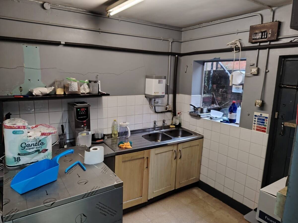 High-Demand Bubble Tea & Dessert Store in Top High-Street Spot – Ready to Operate!