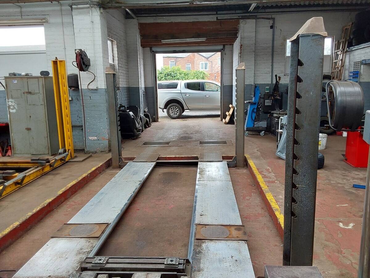 Freehold MOT Garage Services Specialist Vehicle Repairs Maintenance Business Southport For Sale Photo 7