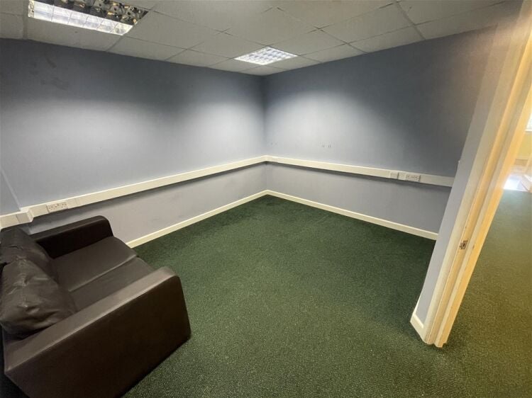 Light Industrial Unit with Mezzanine Offices For Sale in Ipplepen Photo 7