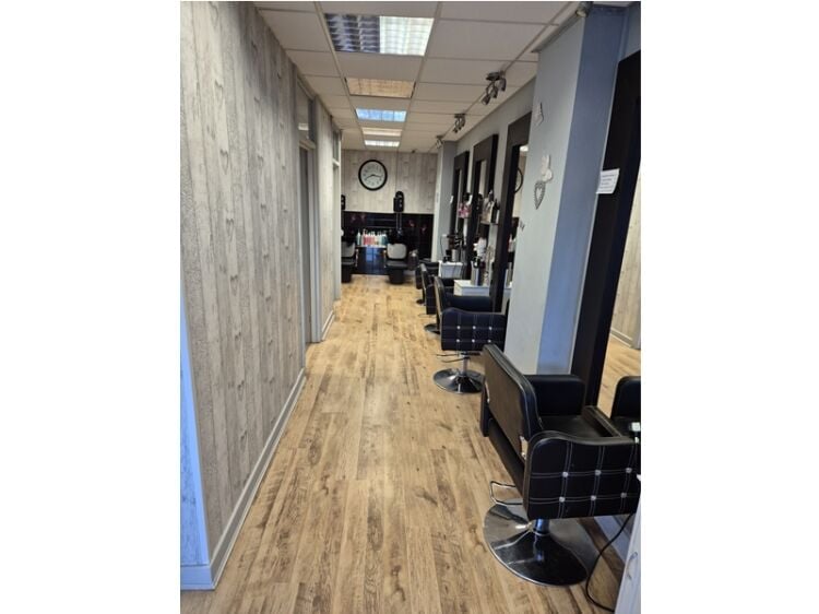 Reputable Hair & Beauty Salon – A Ready-Made Business Venture Photo 7