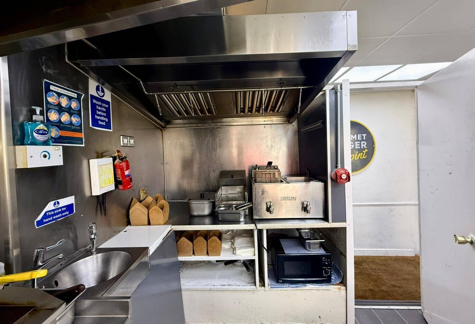 Distress Sale – Fully Equipped Takeaway – Reduced from £60,000 to £20,000 for Immediate Sale Photo 7