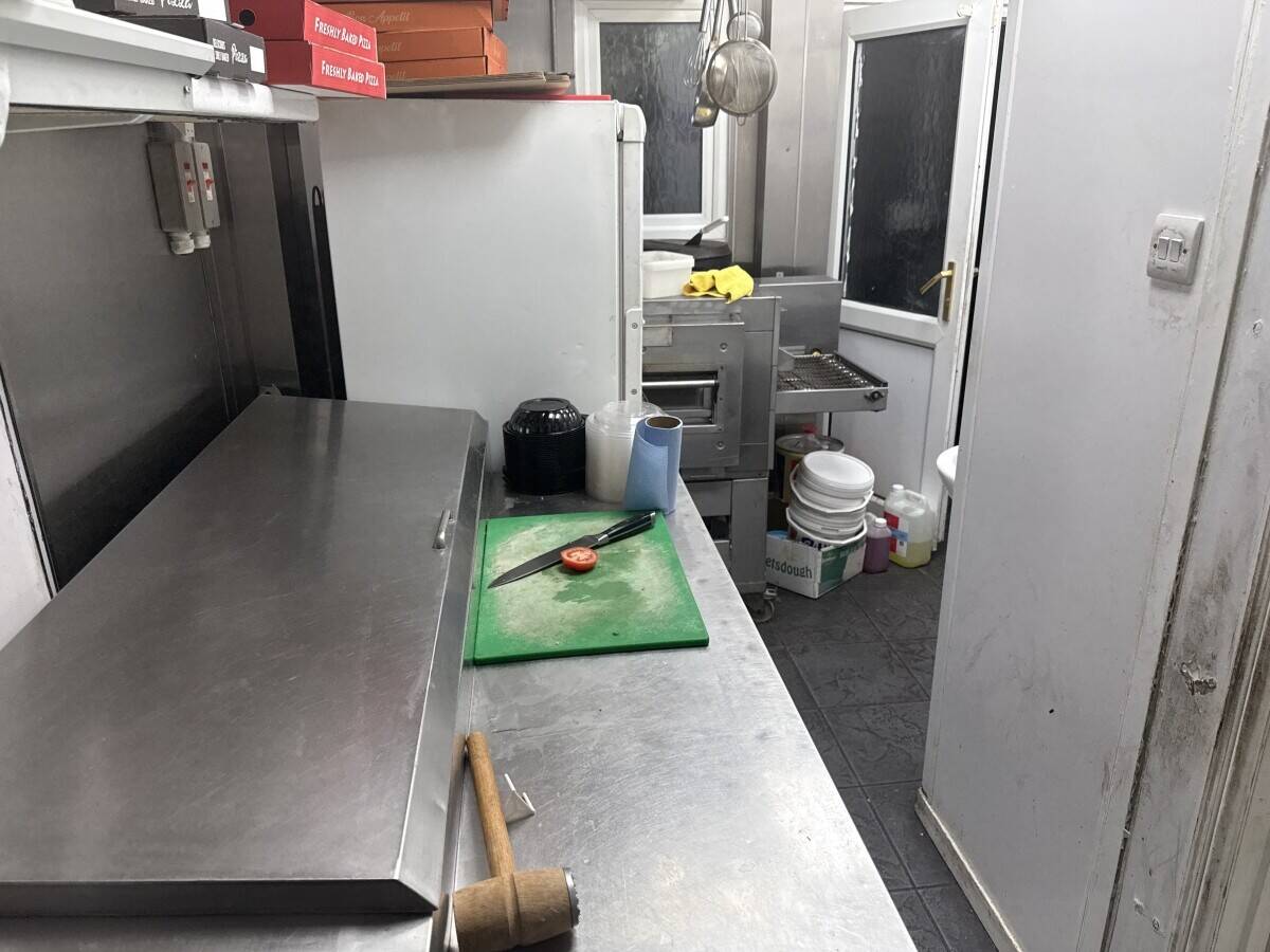 Chicken shop & pizza take away for sale Photo 7