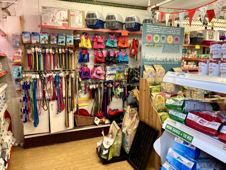 PET SUPPLIES & ACCESSORIES Photo 7
