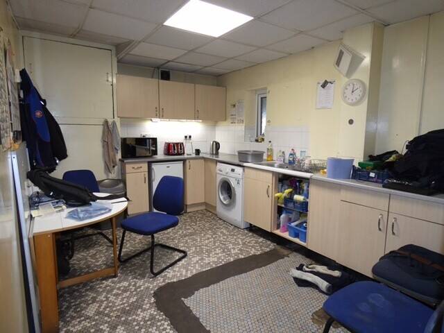 Peugeot and Citroen Repair Centre With MOT For Sale Greater Manchester Photo 7