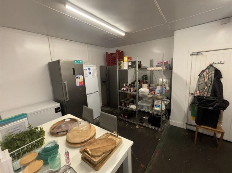 Cafe & Sandwich Bars For Sale in Knottingley Photo 7