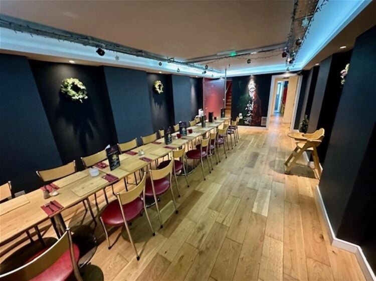 LEASEHOLD
LIC. MEXICAN RESTAURANT TAKEAWAY