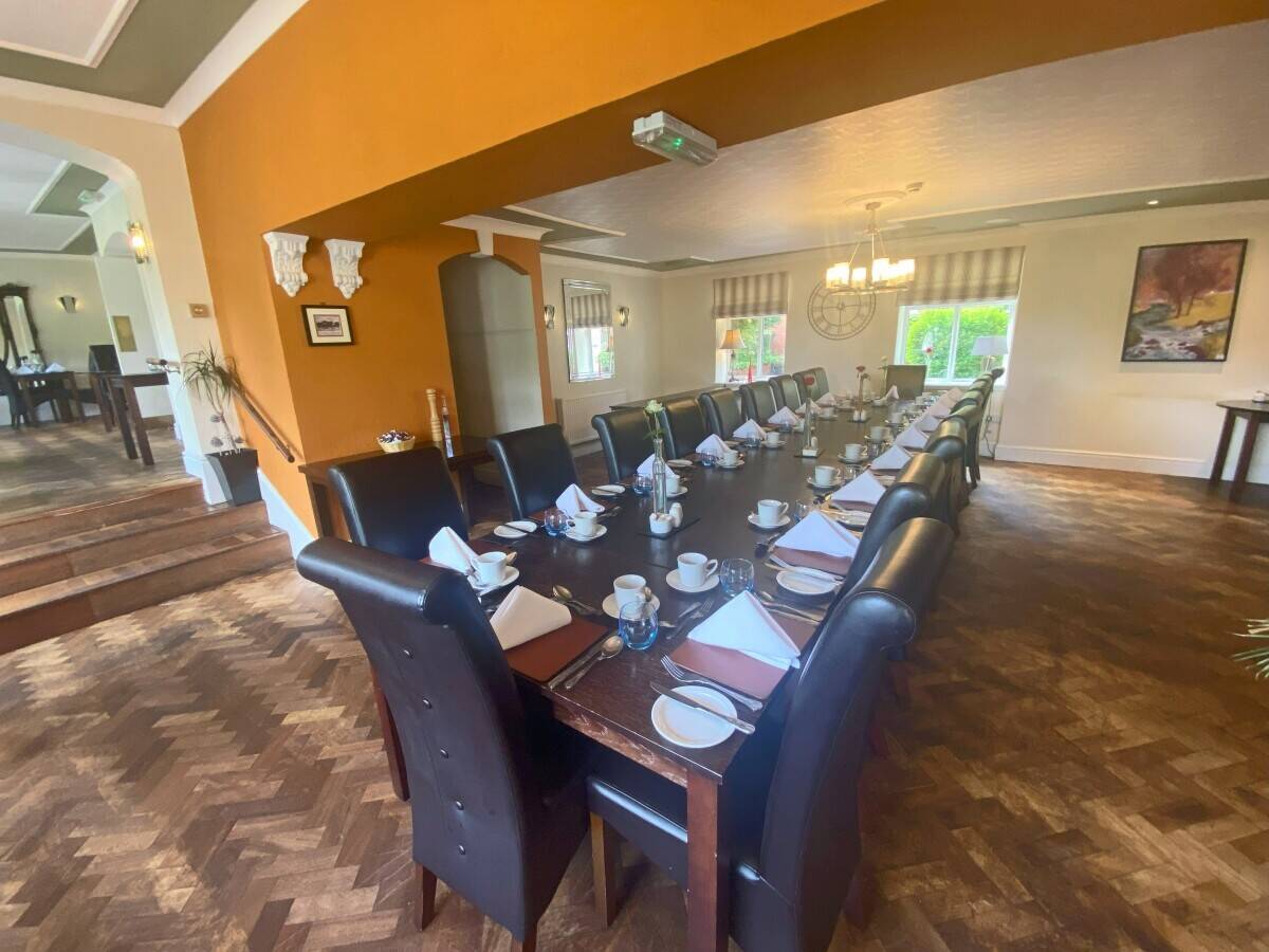 CEIRIOG VALLEY - STUNNING 18 BEDROOM COUNTRY HOTEL IN AN AREA OF OUTSTANDING NATURAL BEAUTY Photo 7