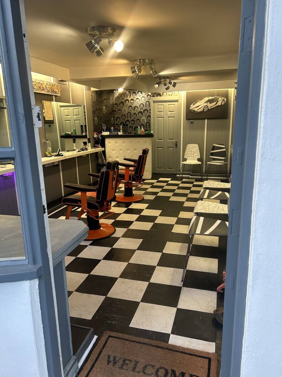 Dunchurch Barber shop Photo 7
