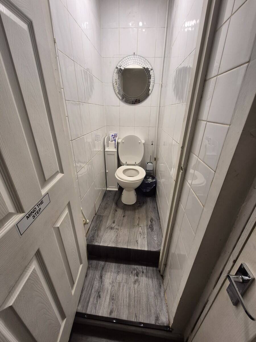 Established Tanning Salon for Sale – BB4 Village Location Photo 6