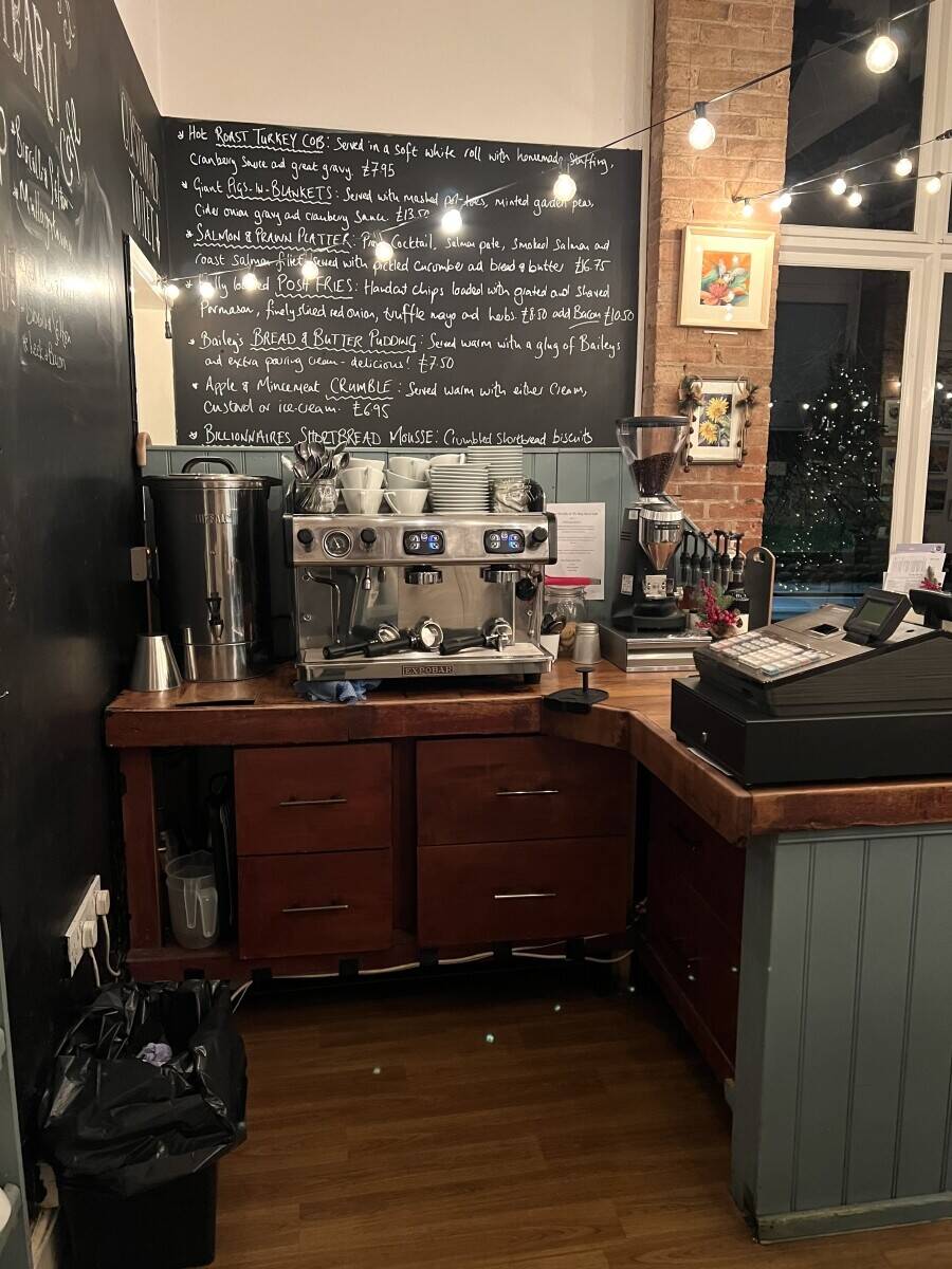 SUPERB CAFÉ & COFFEE SHOP IN THE HEART OF RURAL NOTTINGHAMSHIRE Photo 7