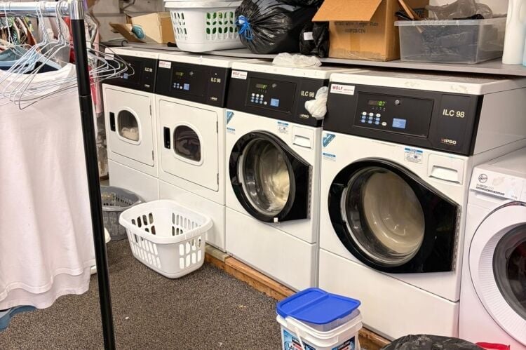 Established Launderette/Dry Cleaners - Rochdale Photo 7