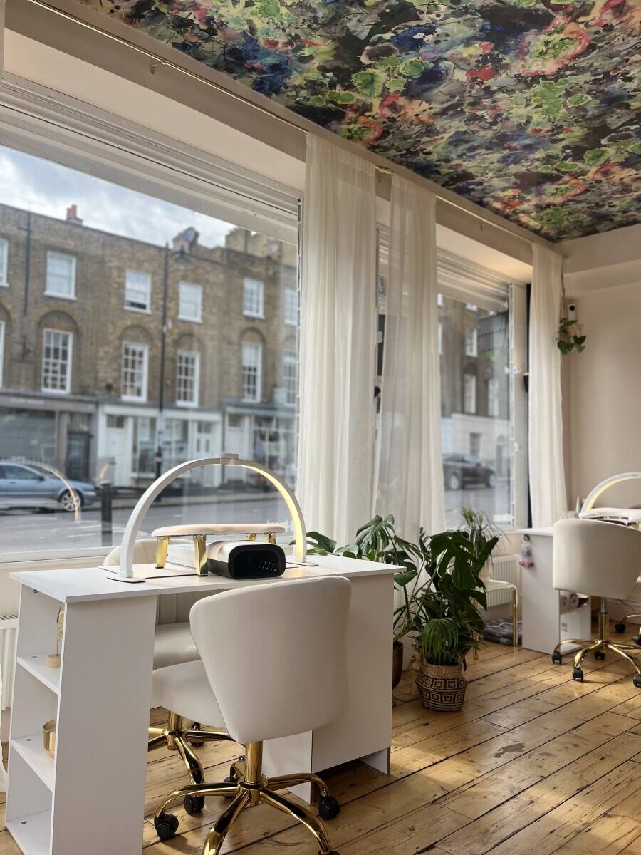 Luxury Hair and Nail salon in Clerkenwell beautiful Grade II listed building in prime, high-demand London