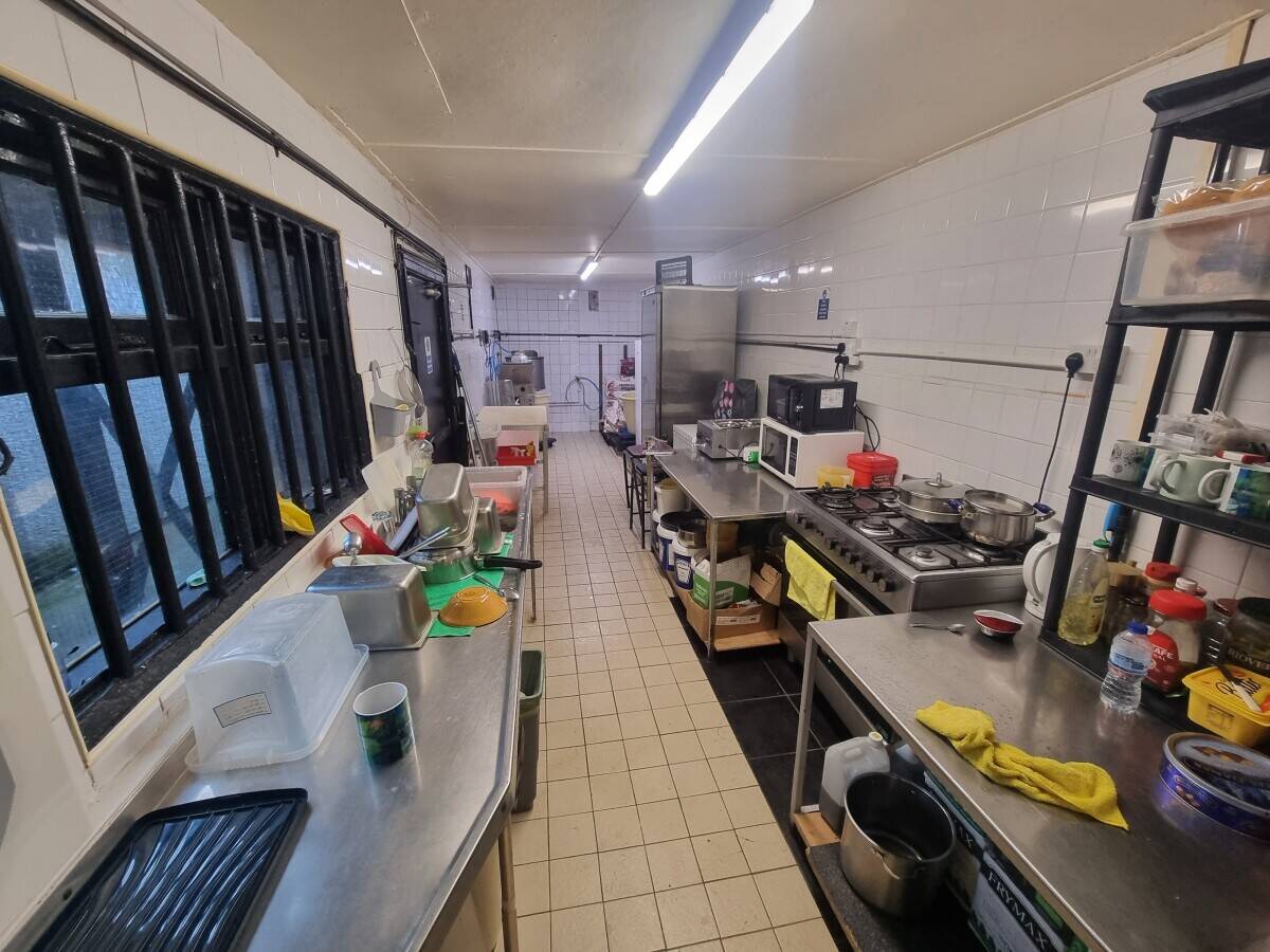 Fish n chips shop Photo 7