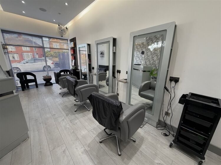 Beauty, Therapy & Tanning For Sale in Barnsley Photo 7