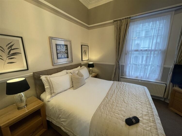 Established and Highly Profitable 7-Bed Guest House For Sale in Torquay