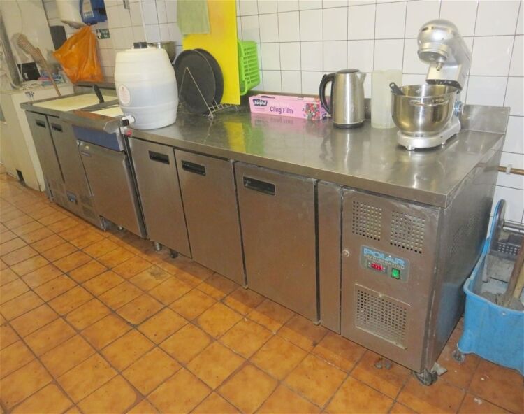 Upmarket fish & chip shop and licensed restaurant, Surbiton Photo 7