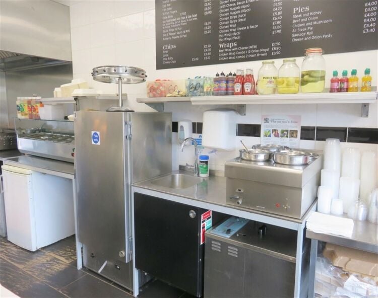 Well-fitted fish & chip shop, Colchester council estate Photo 7