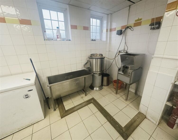Detached fish & chip shop with high turnover + additional income, Stourbridge Photo 7