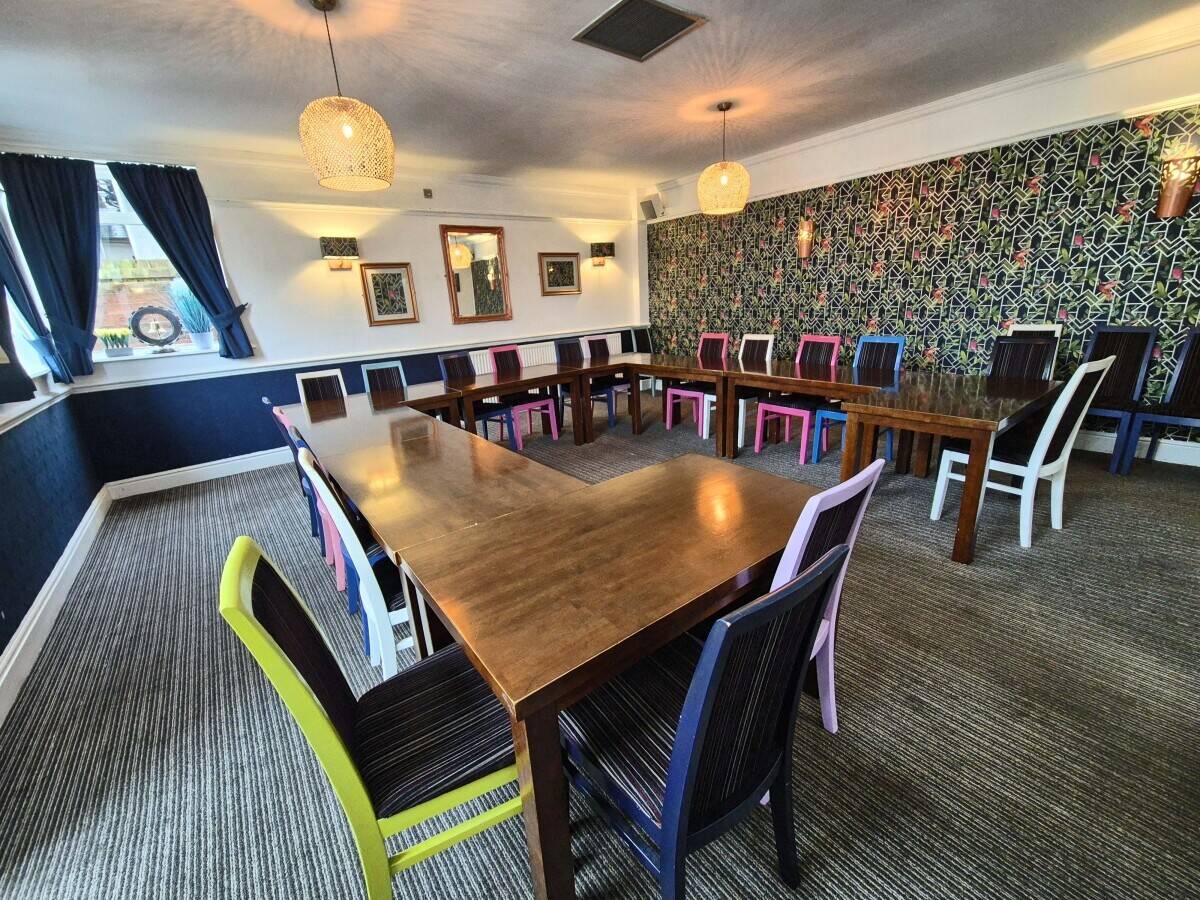 SOUTH LAKELAND – COSY BAR AND RESTAURANT IN CONVERTED STONE BARN