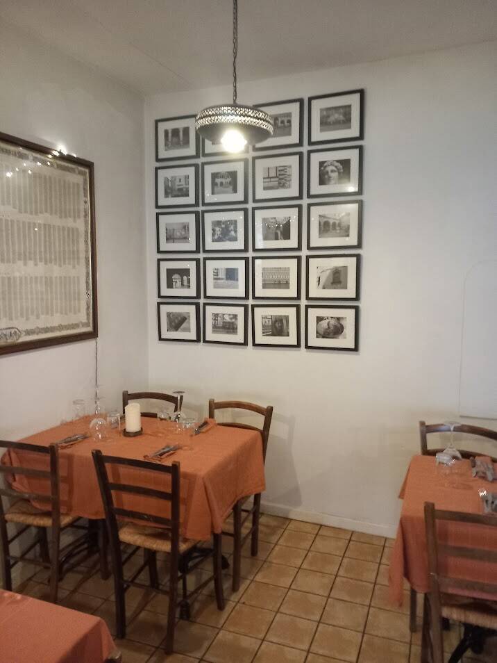 HEREFORD CITY CENTRE - WELL-ESTABLISHED RESTAURANT OPERATED ON LIMITED HOURS AND CLOSE TO MAJOR TOUR