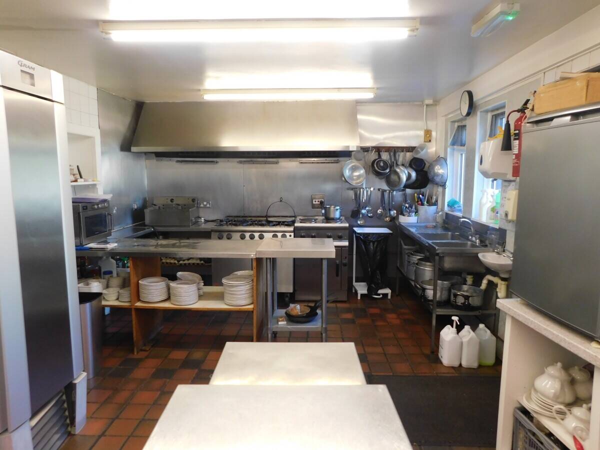 The But 'n' Ben traditional Restaurant for sale in Auchmithie Photo 6