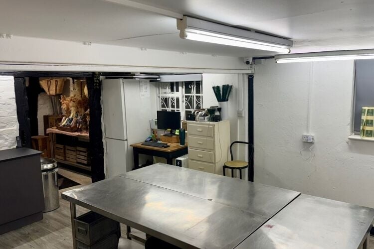 Fresh Flower Shop / Wedding Florist - Woking