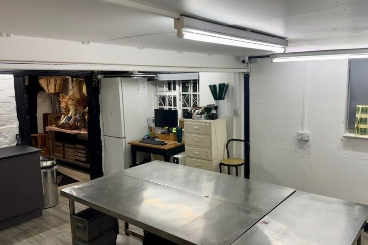 Fresh Flower Shop / Wedding Florist - Woking