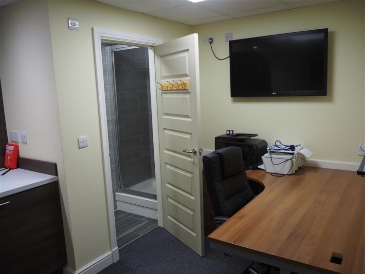 Building/Home Improvement For Sale in Leeds Photo 7