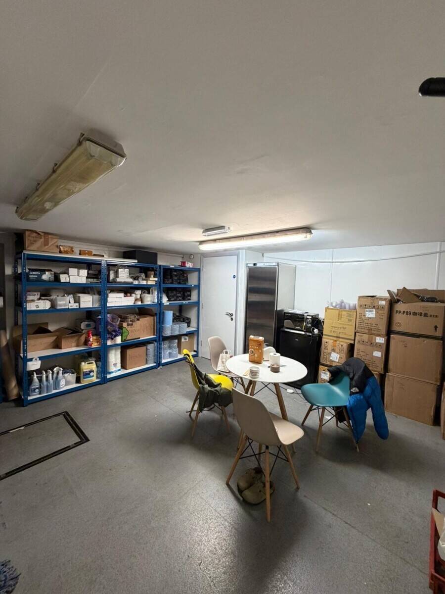 Offers in excess of &pound;50k (inclusive of &pound;30k worth of equipment), Coffee shop in Angel, EC1V 4NJ