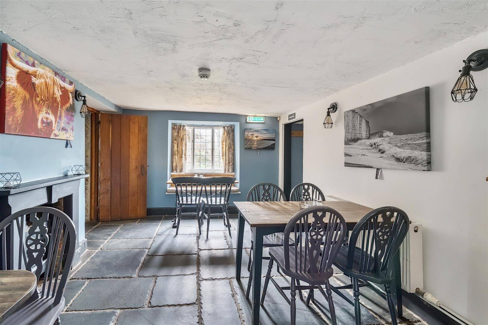 Thatched Dorset Country Freehouse With 3 Bedroom Accommodation, Near Bridport Photo 7