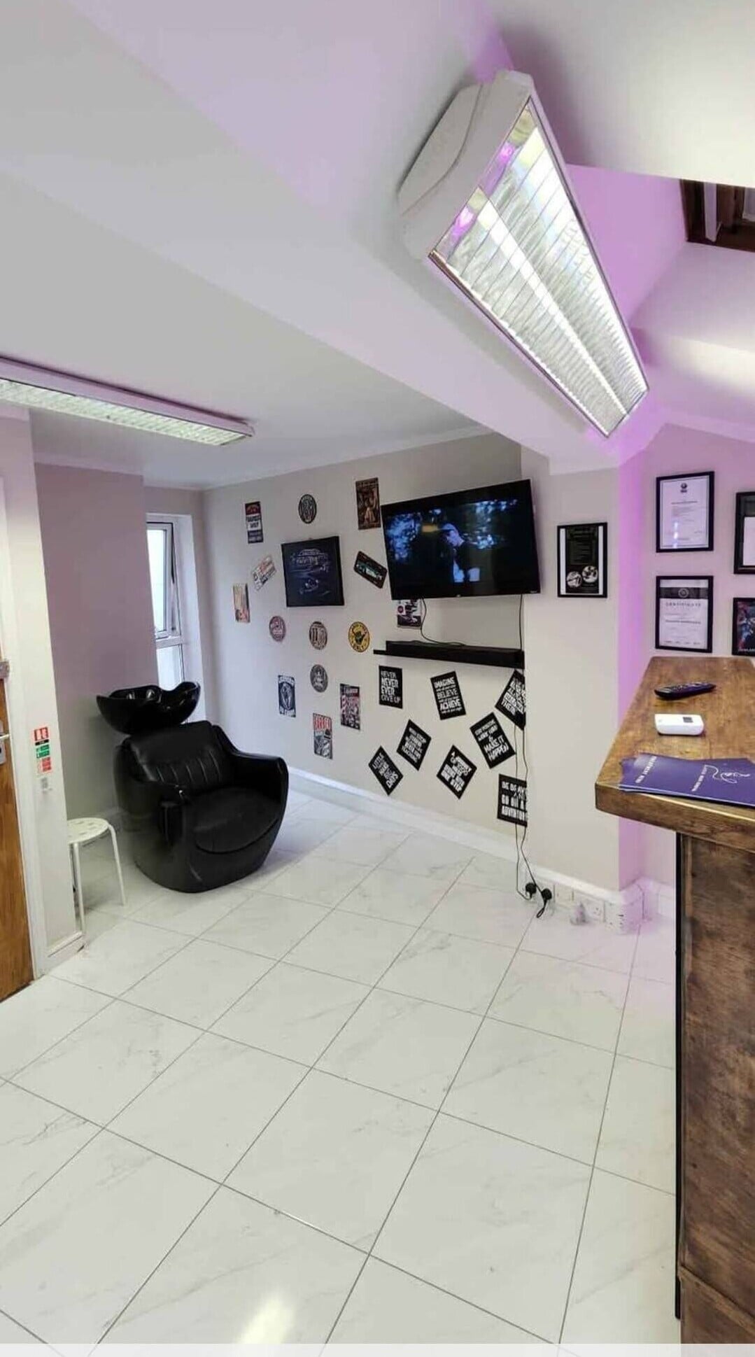 Barber shop with Tattoo & Piercing potential Cardiff Bay 