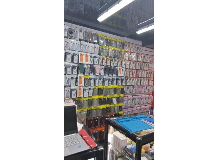 Fresh Start Retail Opportunity – Modern Independent Shop in Hull Photo 7
