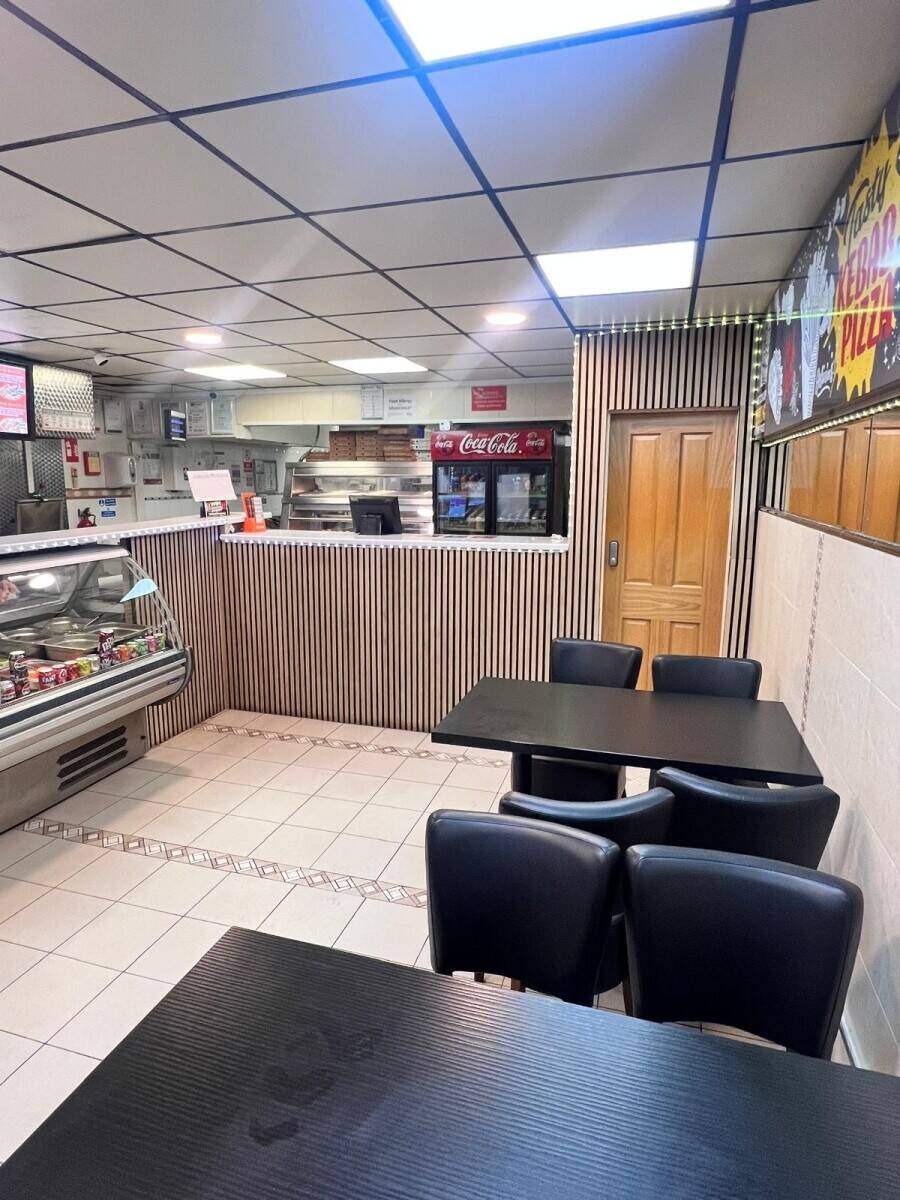 Thriving Kebab & Pizza Takeaway – Prime Borehamwood Location – Lease for sale Photo 2